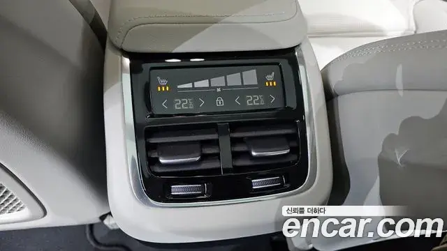 Volvo XC60 2025 — Photo 17/41