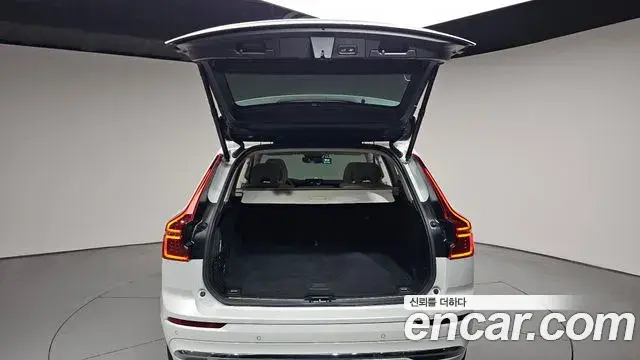 Volvo XC60 2025 — Photo 11/41