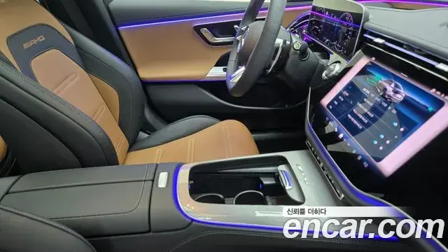 Mercedes-Benz E-Class 2025 — Photo 9/18