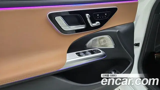 Mercedes-Benz E-Class 2025 — Photo 1/18