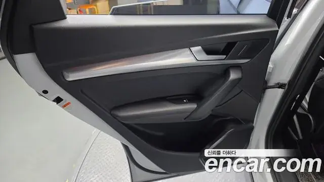 Audi Q5 2020 — Photo 6/32