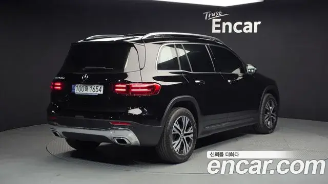 Mercedes-Benz GLB-Class 2024 — Photo 19/31