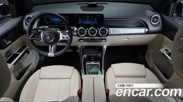 Mercedes-Benz GLB-Class 2024 — Photo 28/31