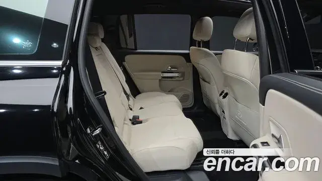 Mercedes-Benz GLB-Class 2024 — Photo 2/31