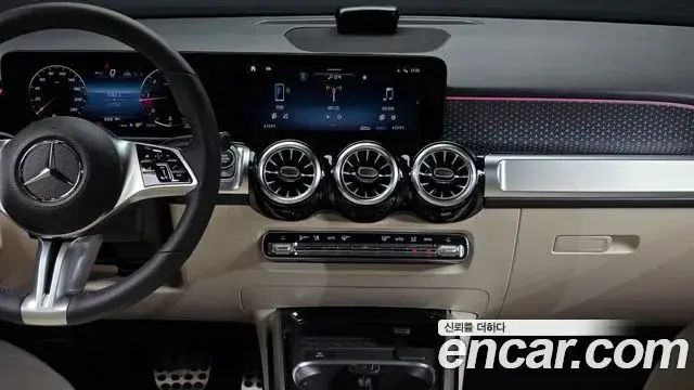 Mercedes-Benz GLB-Class 2024 — Photo 9/31