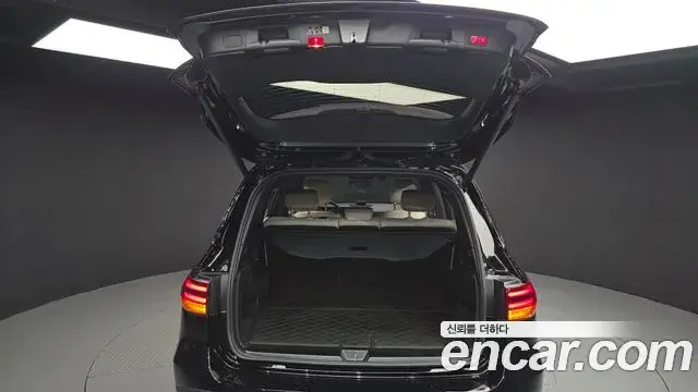 Mercedes-Benz GLB-Class 2024 — Photo 30/31