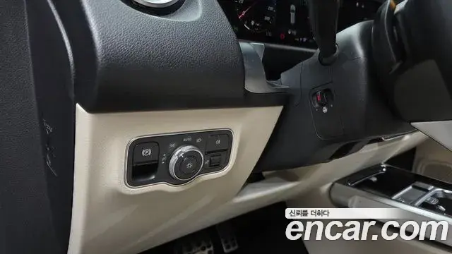 Mercedes-Benz GLB-Class 2024 — Photo 21/31
