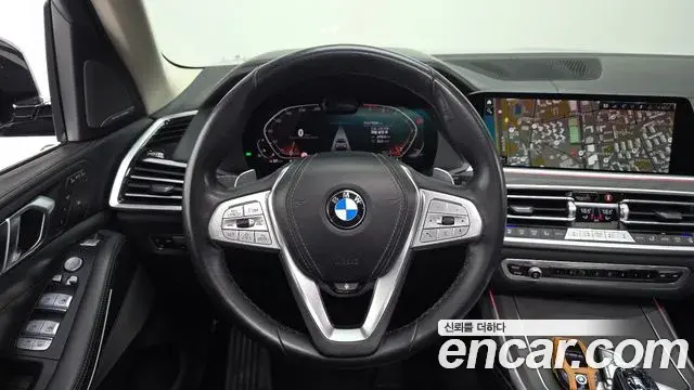 BMW X7 2022 — ფოტო 18/34
