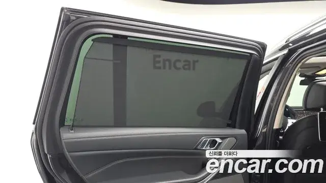 BMW X7 2022 — ფოტო 15/34