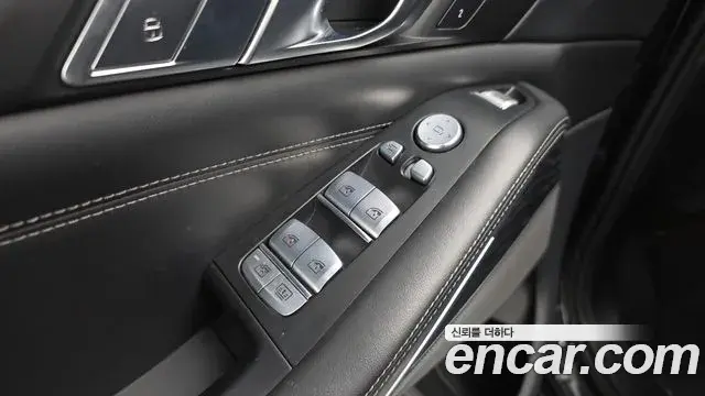 BMW X7 2022 — ფოტო 17/34