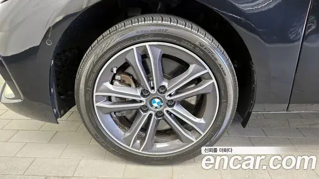 BMW 1 Series 2024 — Şəkil 27/31