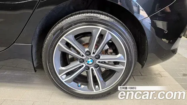 BMW 1 Series 2024 — Şəkil 29/31