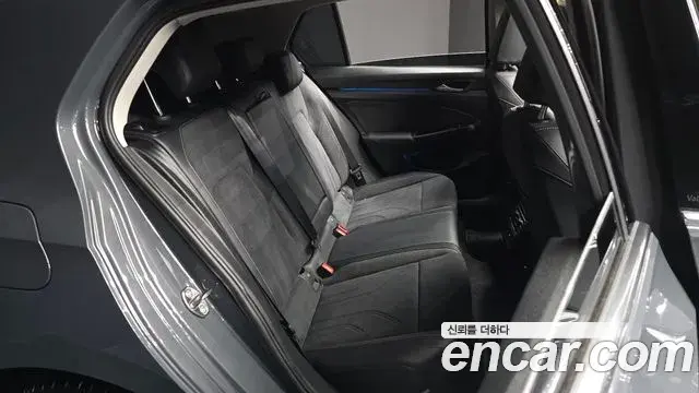 Volkswagen Golf 2025 — ფოტო 11/20