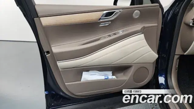 Genesis GV80 2022 — Şəkil 24/39