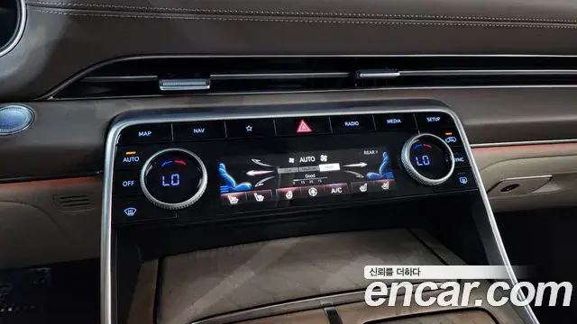 Genesis GV80 2022 — Şəkil 18/39
