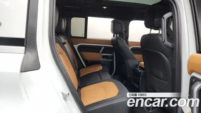 Land Rover Defender 2024 — Фото 10/20