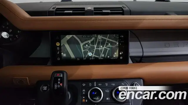 Land Rover Defender 2024 — Фото 11/20