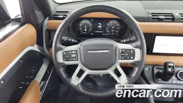 Land Rover Defender 2024 — Фото 12/20