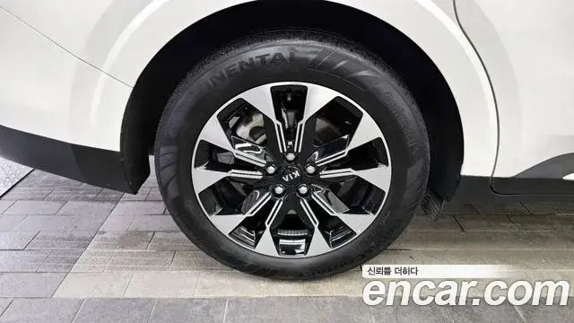 Kia Carnival 2021 — Şəkil 28/34