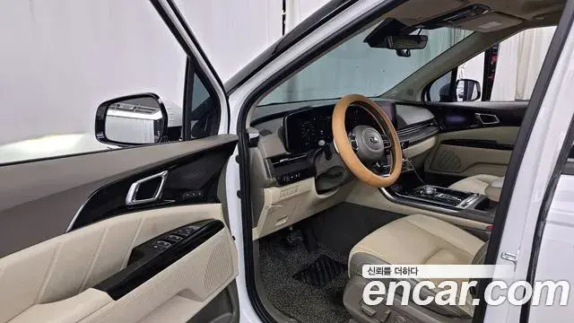 Kia Carnival 2021 — Şəkil 27/34