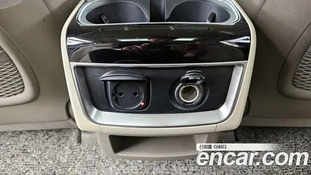 Kia Carnival 2021 — Şəkil 19/34