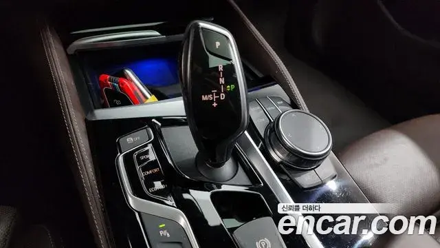 BMW 5 Series 2019 — Фото 9/20