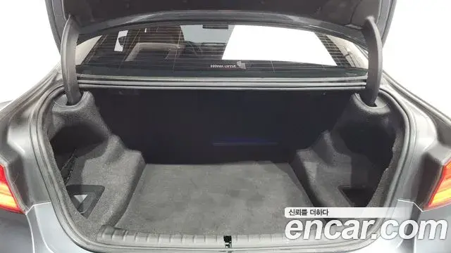 BMW 5 Series 2019 — Фото 18/20