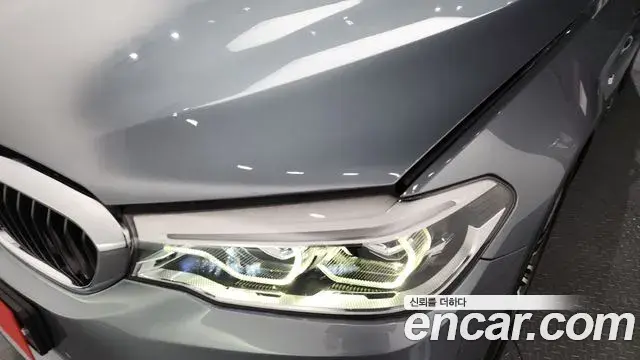 BMW 5 Series 2019 — Şəkil 4/33