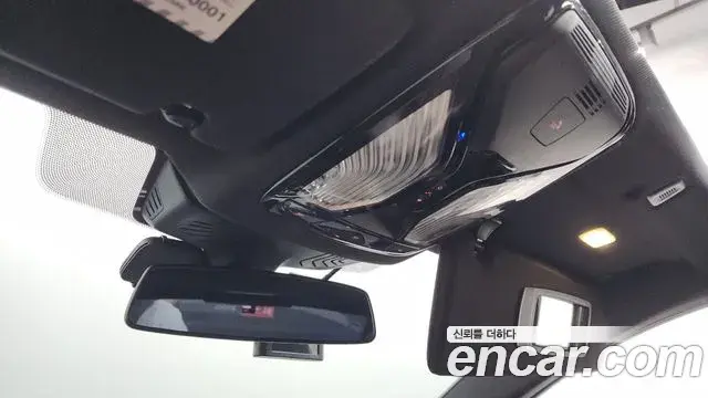 BMW 5 Series 2019 — Şəkil 10/33