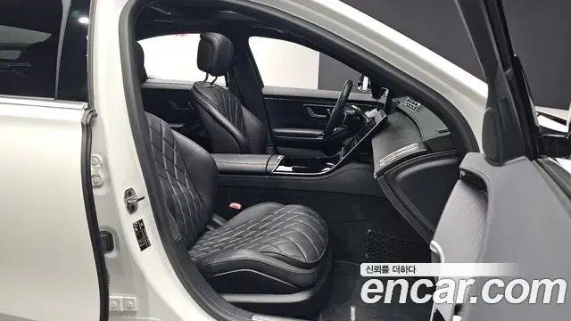 Mercedes-Benz S-Class 2022 — Photo 13/35
