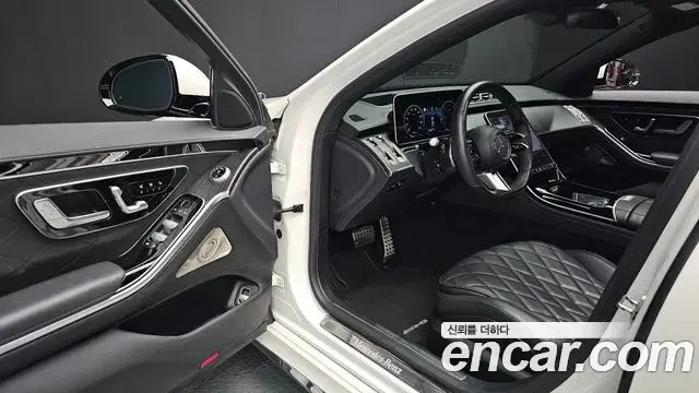Mercedes-Benz S-Class 2022 — Photo 27/35