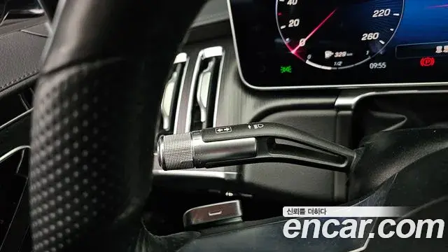 Mercedes-Benz S-Class 2022 — Photo 8/35