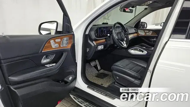 Mercedes-Benz GLE-Class 2019 — Фото 10/20