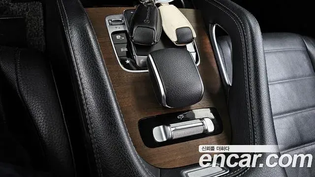 Mercedes-Benz GLE-Class 2019 — Фото 18/20