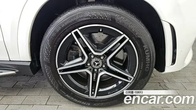 Mercedes-Benz GLE-Class 2019 — Şəkil 32/34