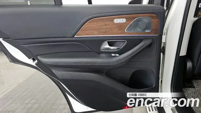 Mercedes-Benz GLE-Class 2019 — Şəkil 10/34