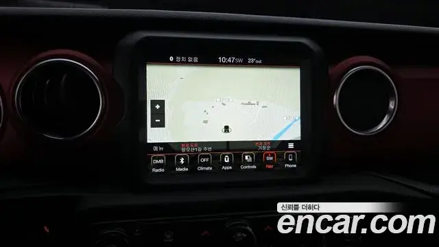 Jeep Wrangler 2018 — ფოტო 12/32