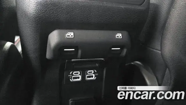 Jeep Wrangler 2018 — ფოტო 20/32