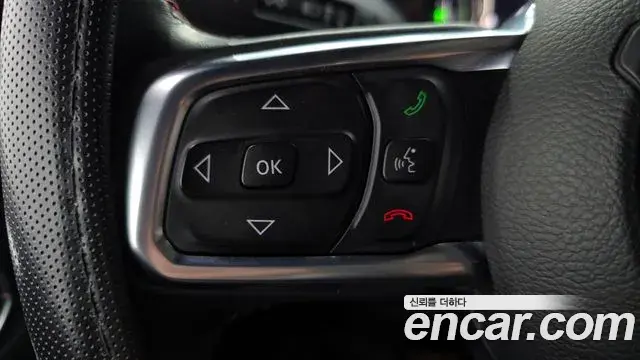 Jeep Wrangler 2018 — ფოტო 29/32