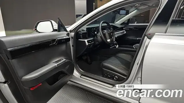Hyundai Grandeur Hybrid 2023 — Photo 10/34