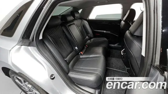 Hyundai Grandeur Hybrid 2023 — Photo 23/34