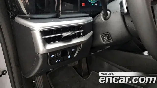 Hyundai Grandeur Hybrid 2023 — Photo 25/34