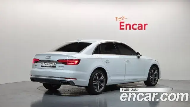 Audi A4 2019 — ფოტო 8/35