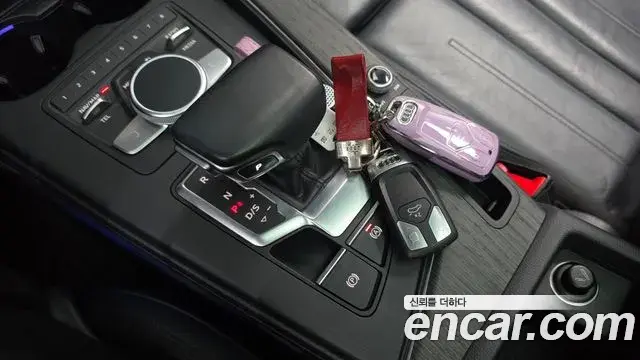Audi A4 2019 — ფოტო 33/35