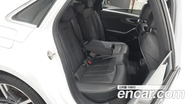 Audi A4 2019 — ფოტო 18/35