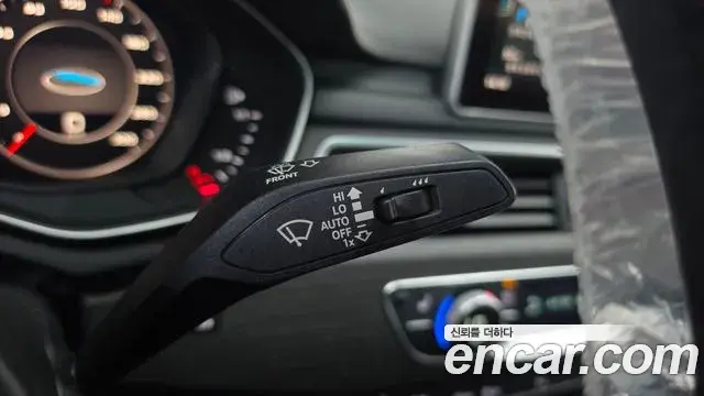 Audi A4 2019 — ფოტო 9/35