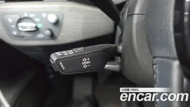 Audi A4 2019 — ფოტო 30/35