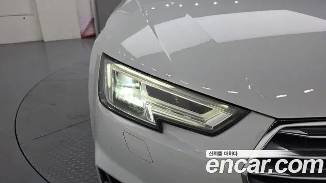 Audi A4 2019 — ფოტო 2/35