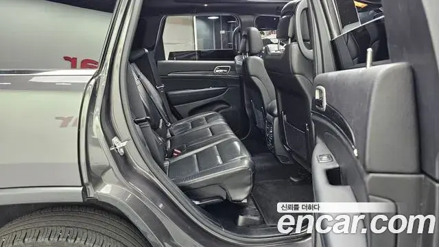 Jeep Grand Cherokee 2021 — Photo 9/24