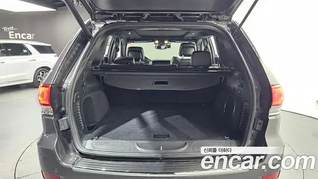 Jeep Grand Cherokee 2021 — Photo 4/24